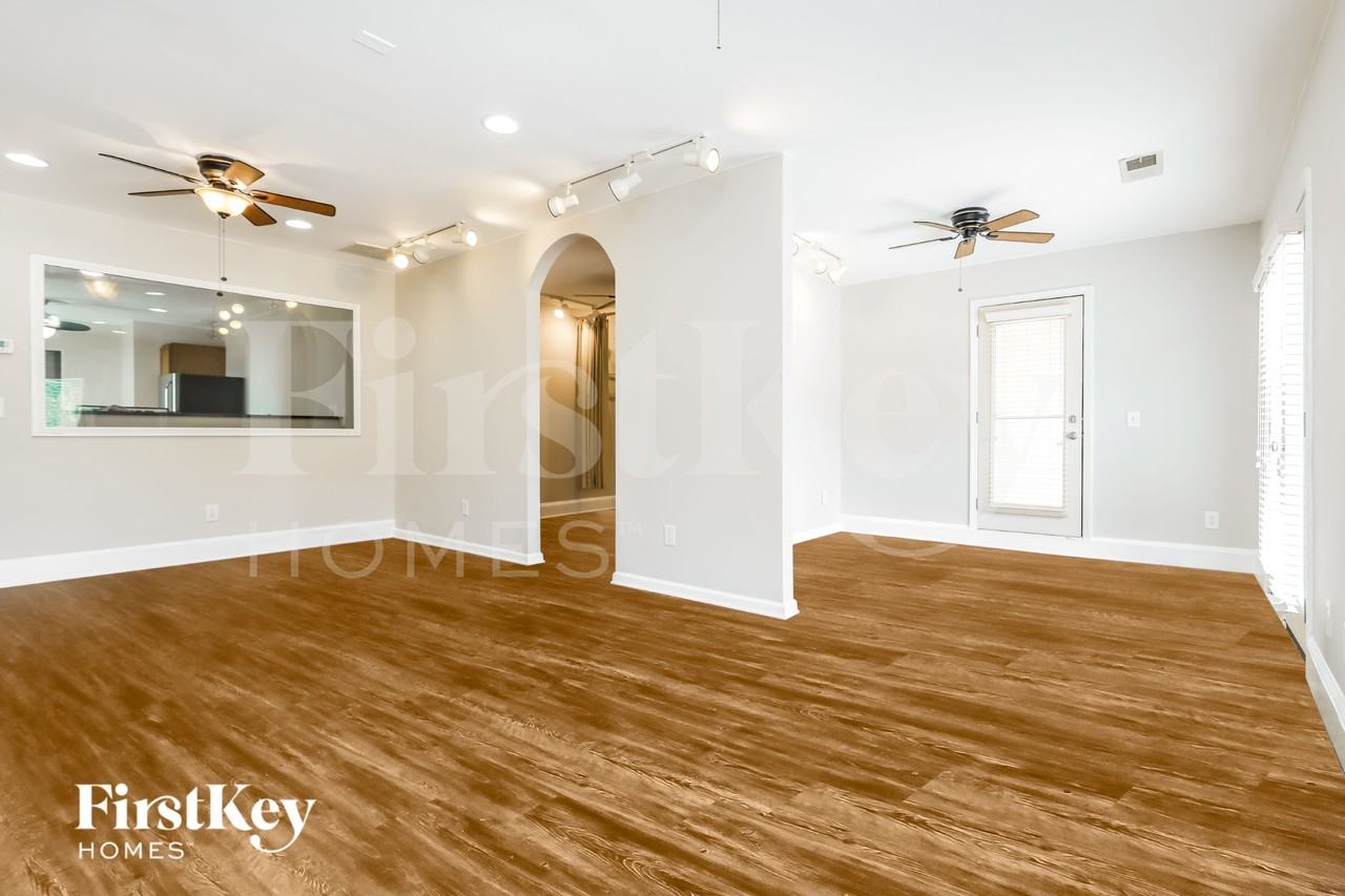 120 Ellington Dr - Photo 7 of 18