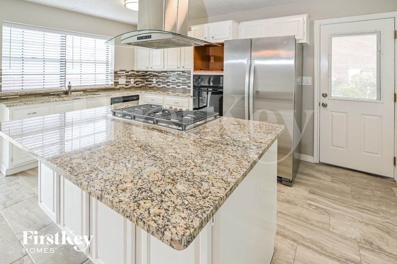 2017 Spinnaker Dr - Photo 6 of 18