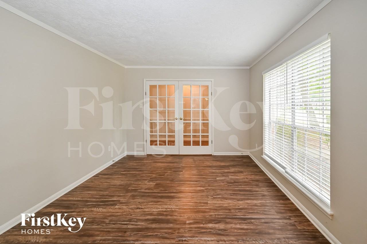 3806 Fairvalley Dr - Photo 7 of 15