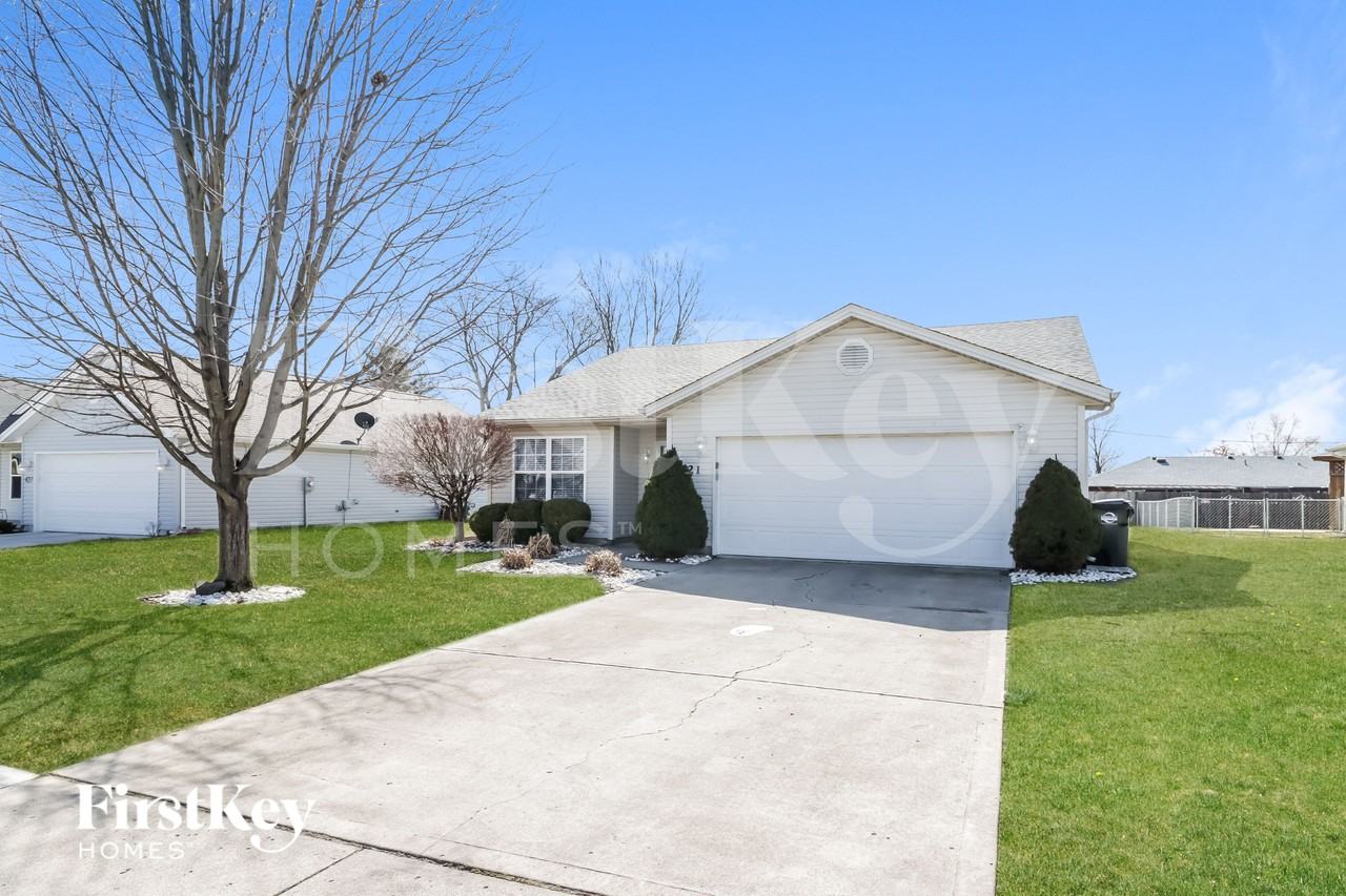 421 Martin Ave - Photo 2 of 18