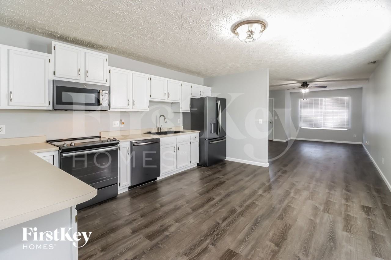 421 Martin Ave - Photo 7 of 18