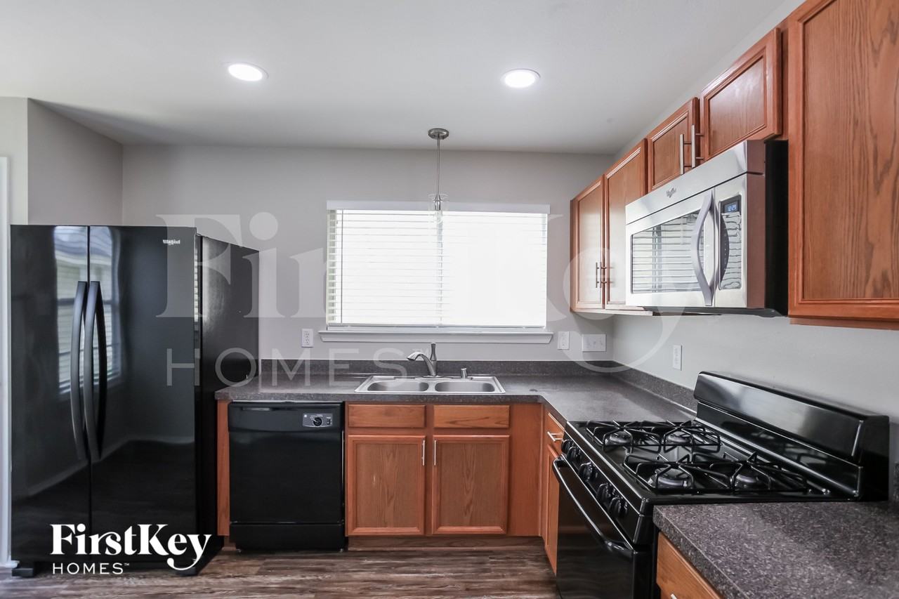 1523 Nichole Woods Dr - Photo 5 of 15