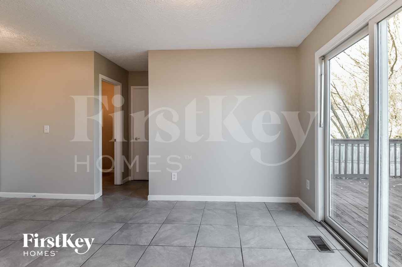 248 Westmark Ct - Photo 6 of 18