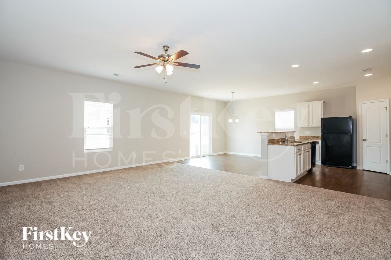 6303 Paw Village Rd - Photo 3 of 15