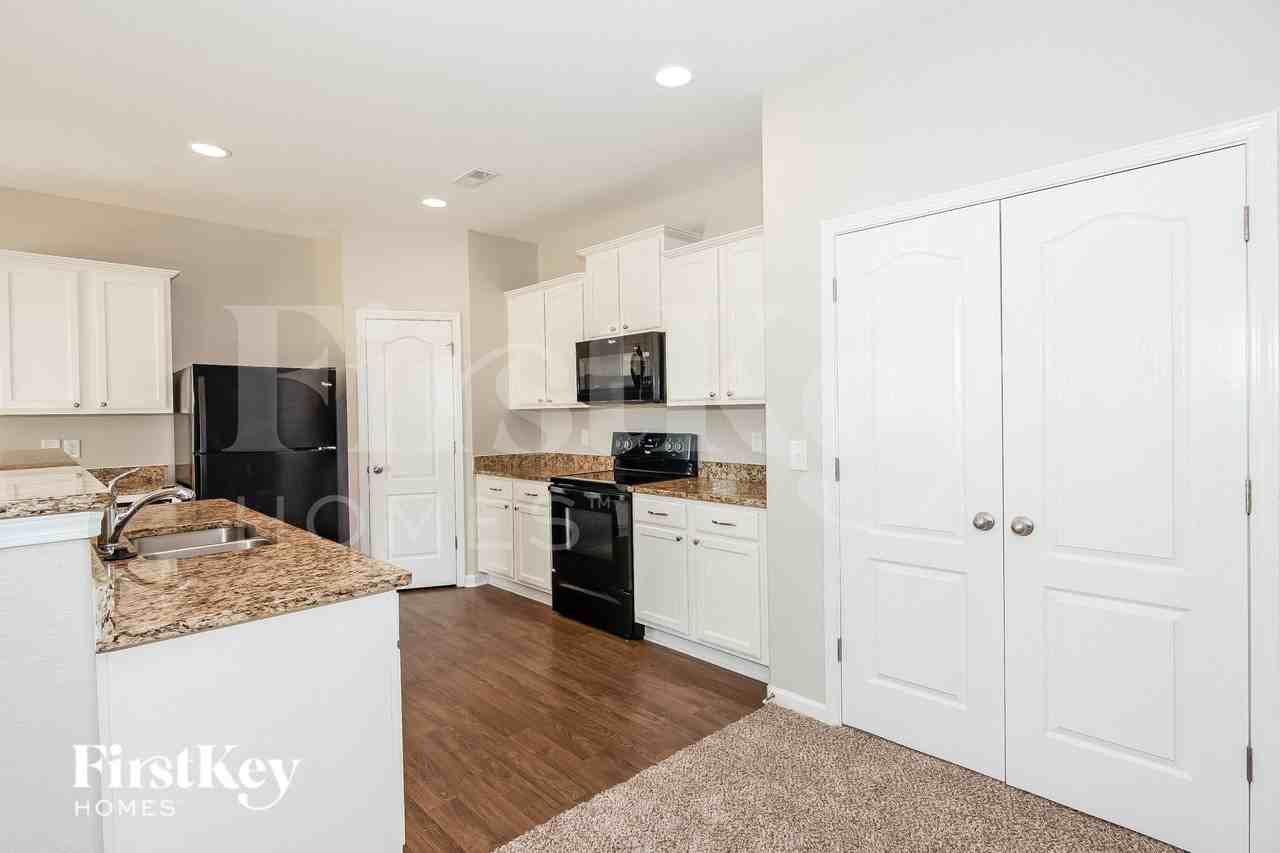 6303 Paw Village Rd - Photo 5 of 15