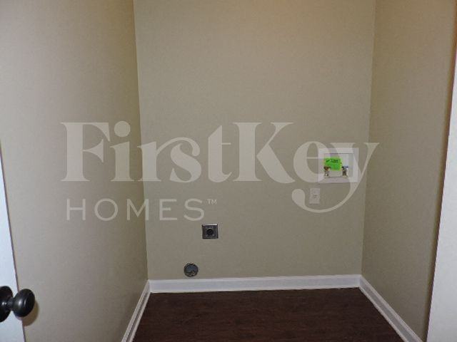 828 Tropicana Dr E - Photo 7 of 14