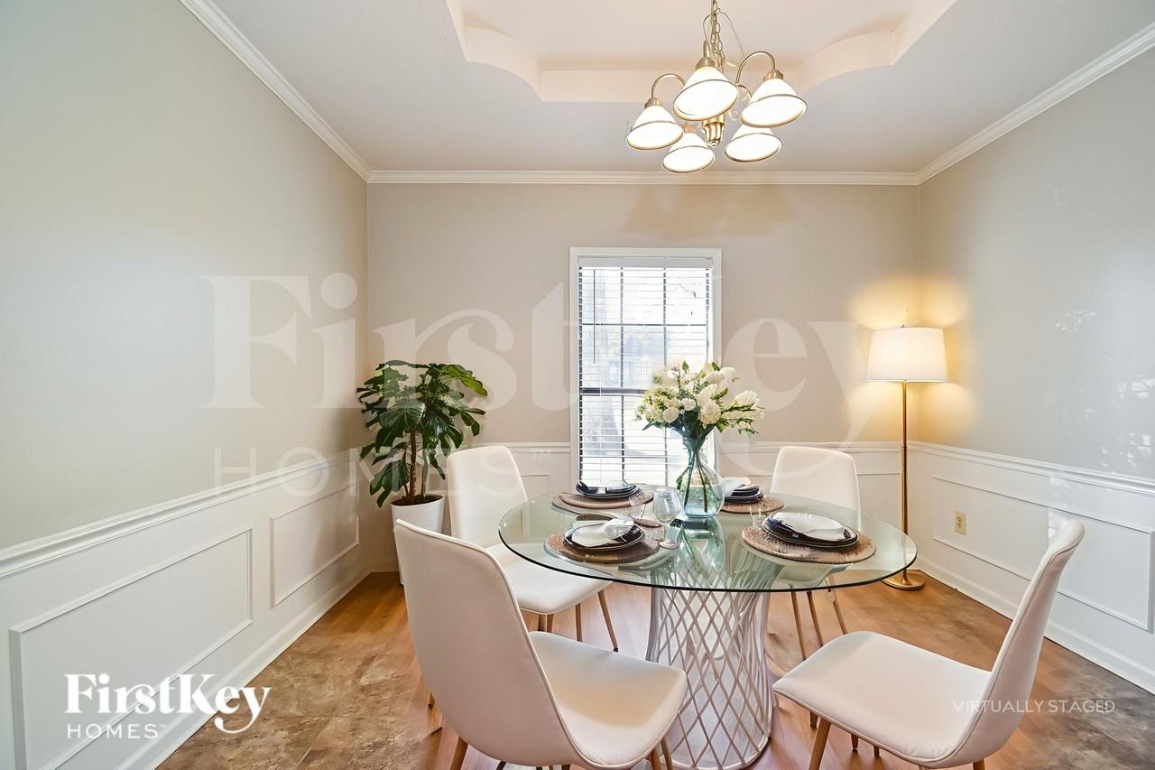 7600 Lowrance Rd - Photo 5 of 19