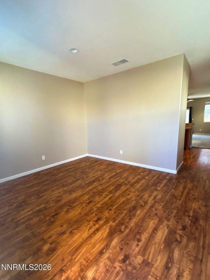 2035 Echo Valley Pkwy - Photo 3 of 16