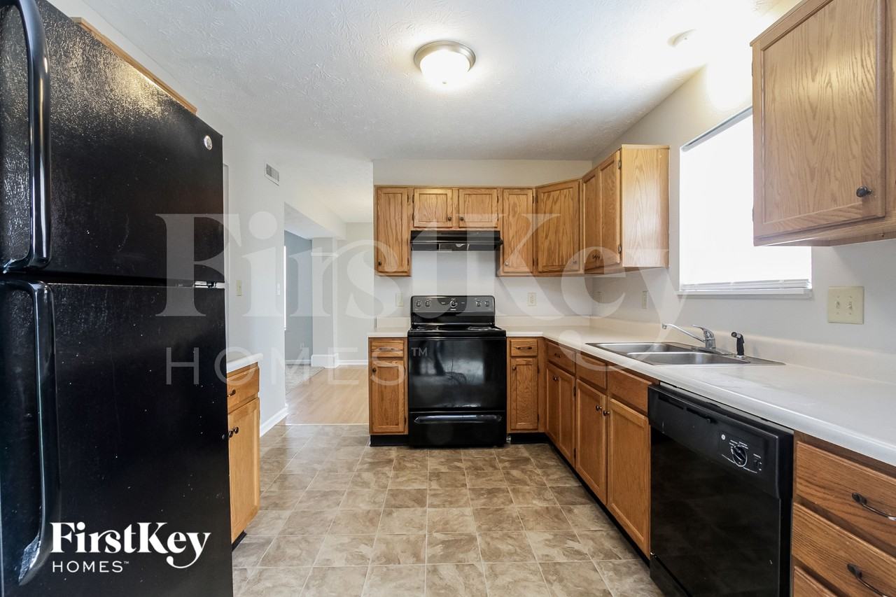 6452 Decatur Commons - Photo 7 of 18