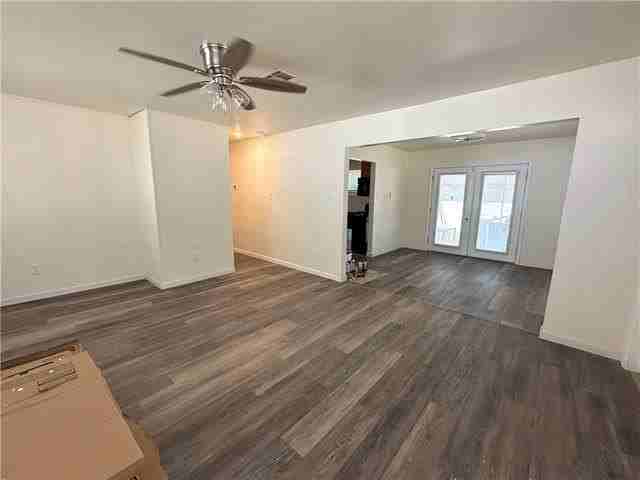 938 Magnolia St - Photo 5 of 18