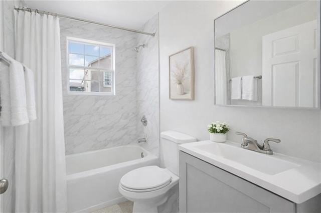 2215 N Galvez St - Photo 6 of 11