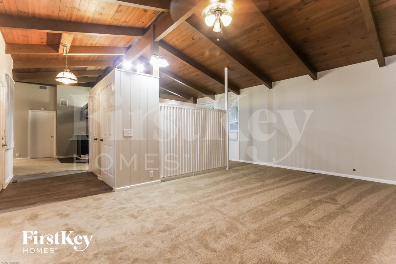 4913 Victoria Rd - Photo 6 of 18