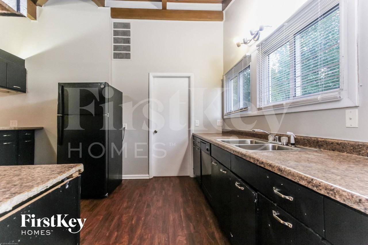 4913 Victoria Rd - Photo 7 of 18