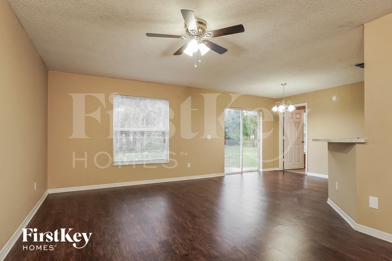 490 Clay St - Photo 2 of 15