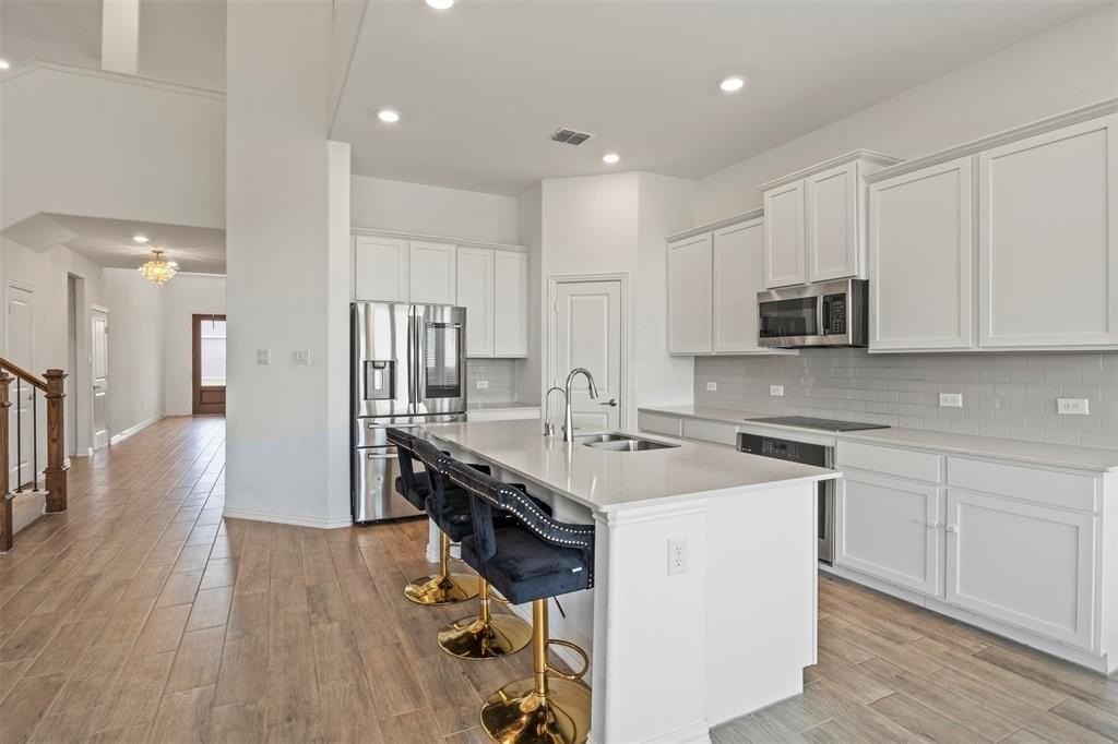 5216 Timber Point Dr - Photo 7 of 40