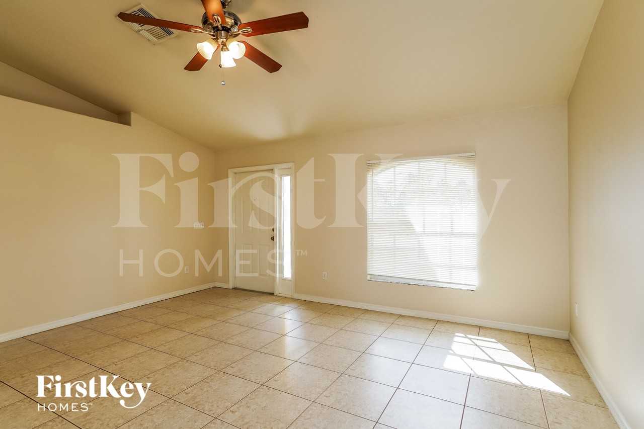 4302 12th St W - Photo 3 of 18