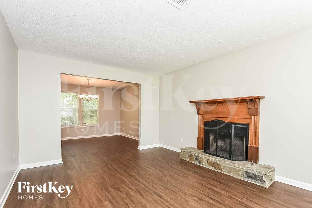 3898 Centennial Trl - Photo 4 of 18