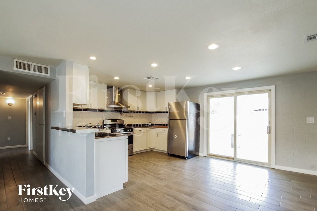 3460 E Presidio Rd - Photo 5 of 15