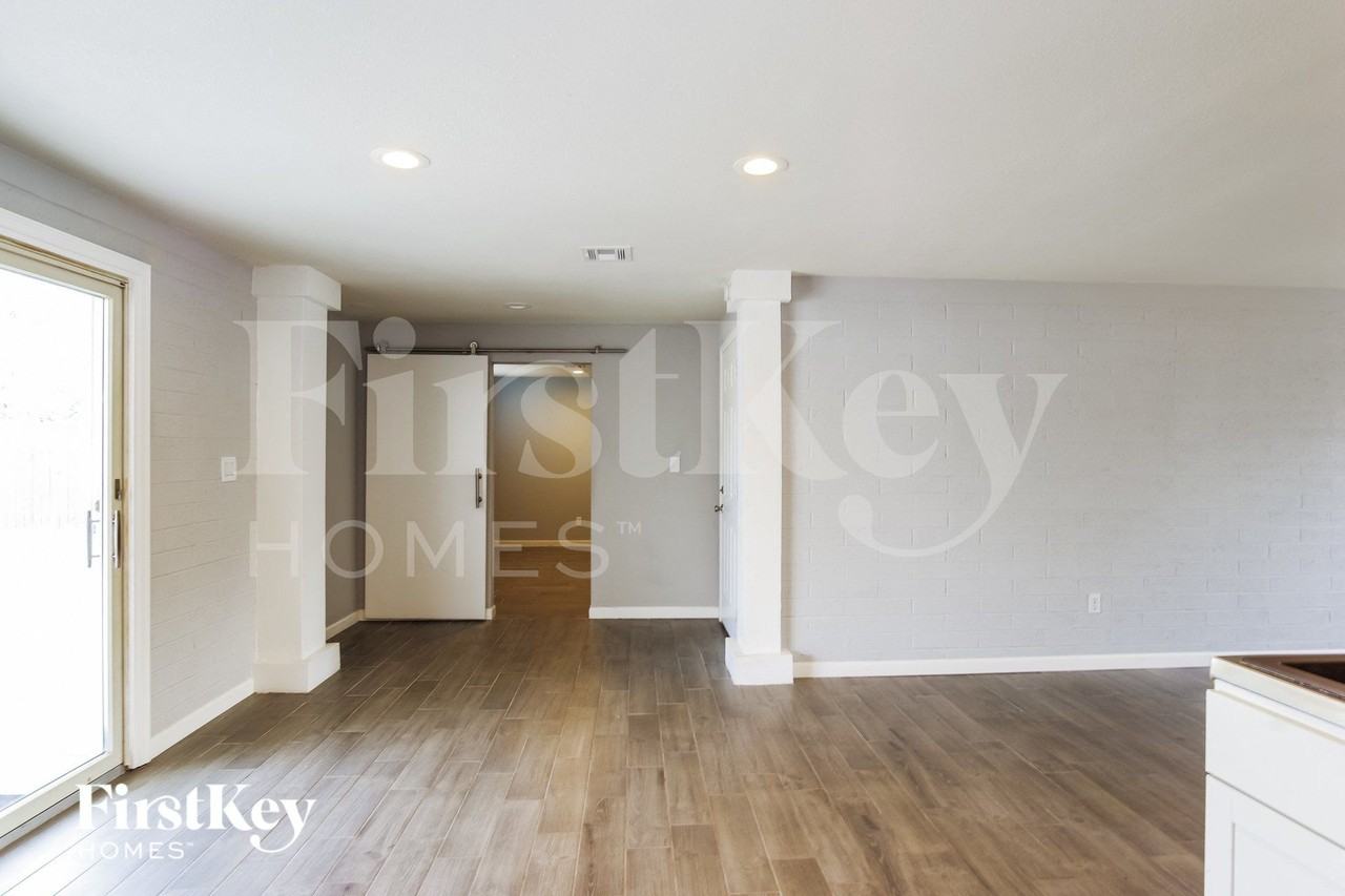 3460 E Presidio Rd - Photo 6 of 15