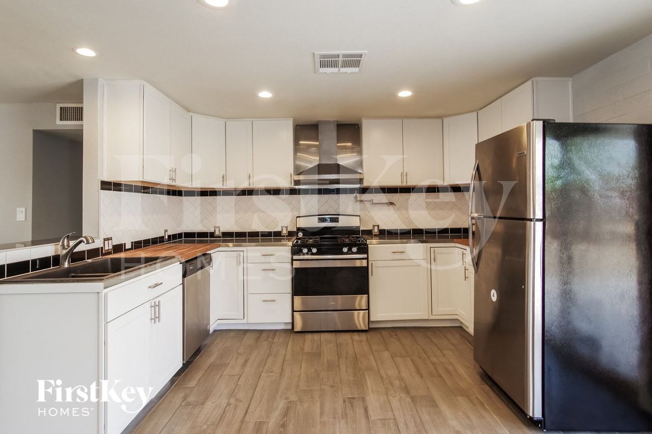 3460 E Presidio Rd - Photo 7 of 15