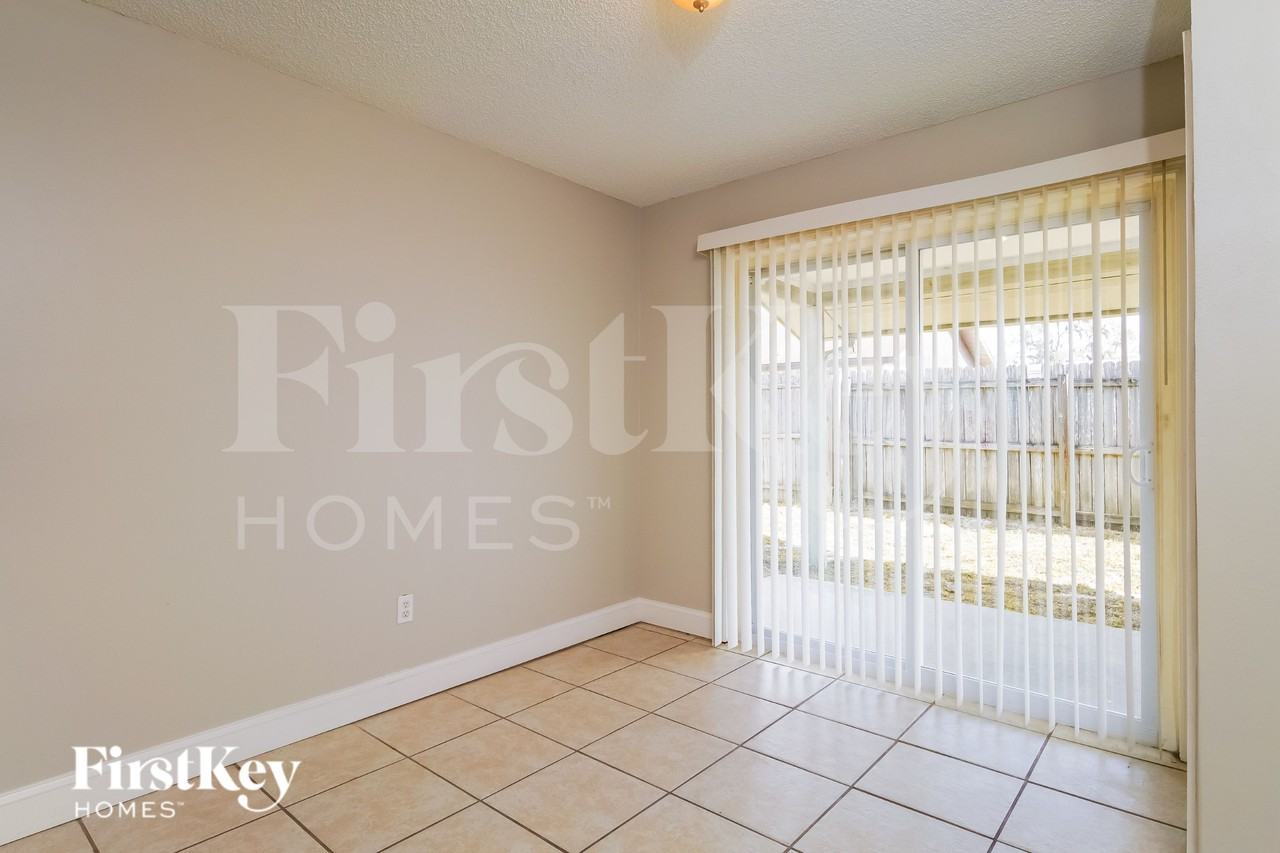 3222 Timberline Rd - Photo 5 of 15