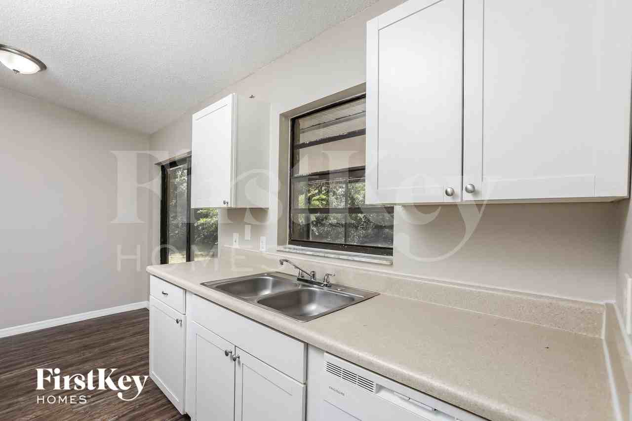 2872 Hunt Cir - Photo 6 of 15