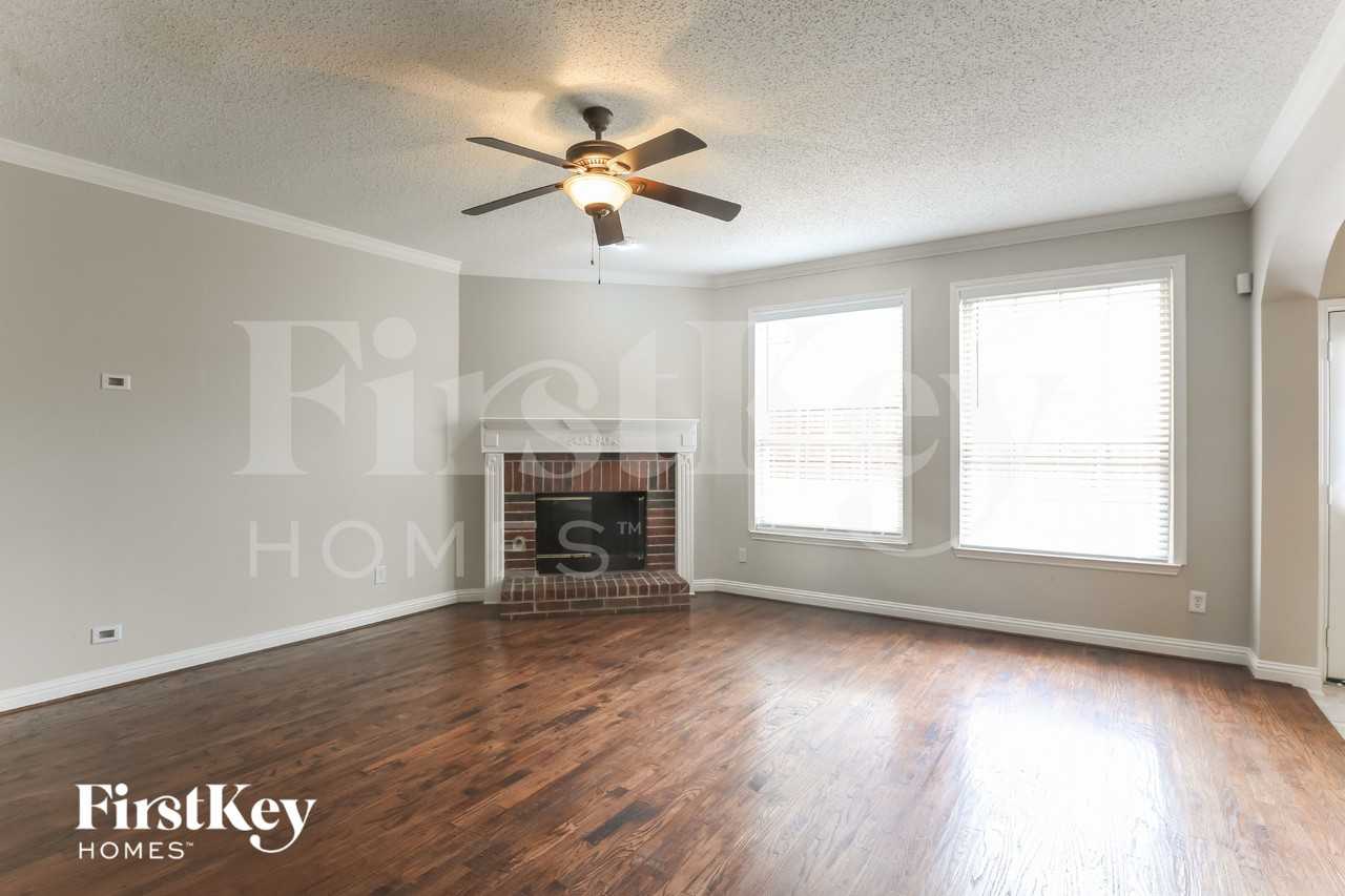 2506 Neptune Cir - Photo 2 of 18