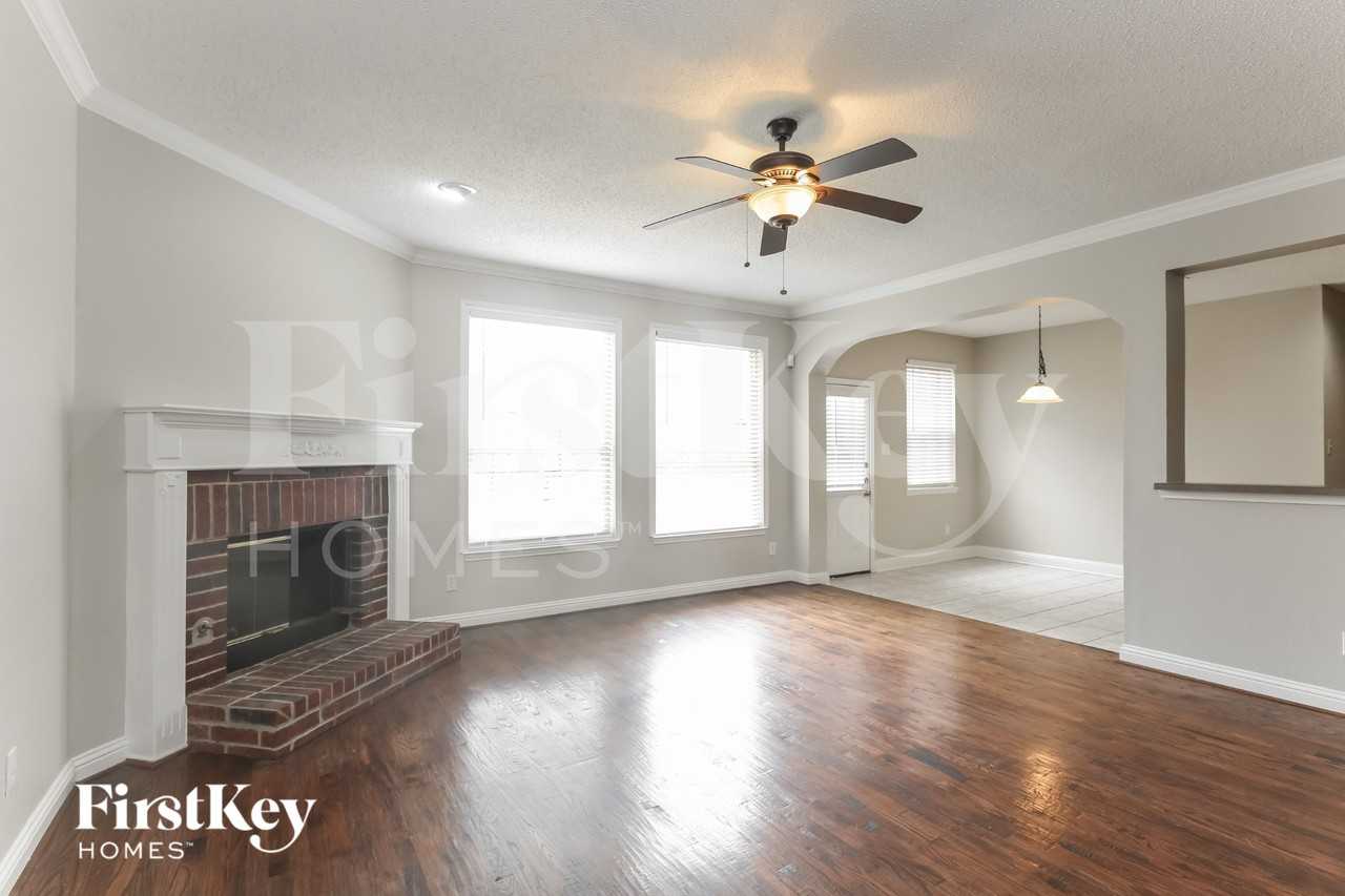 2506 Neptune Cir - Photo 4 of 18