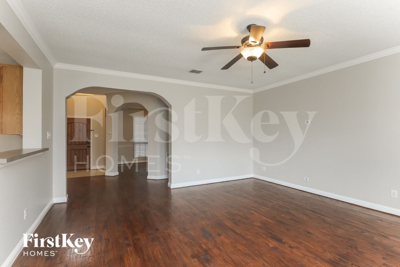 2506 Neptune Cir - Photo 5 of 18