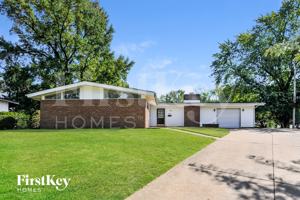 featured image of 2440 Cherry Ln