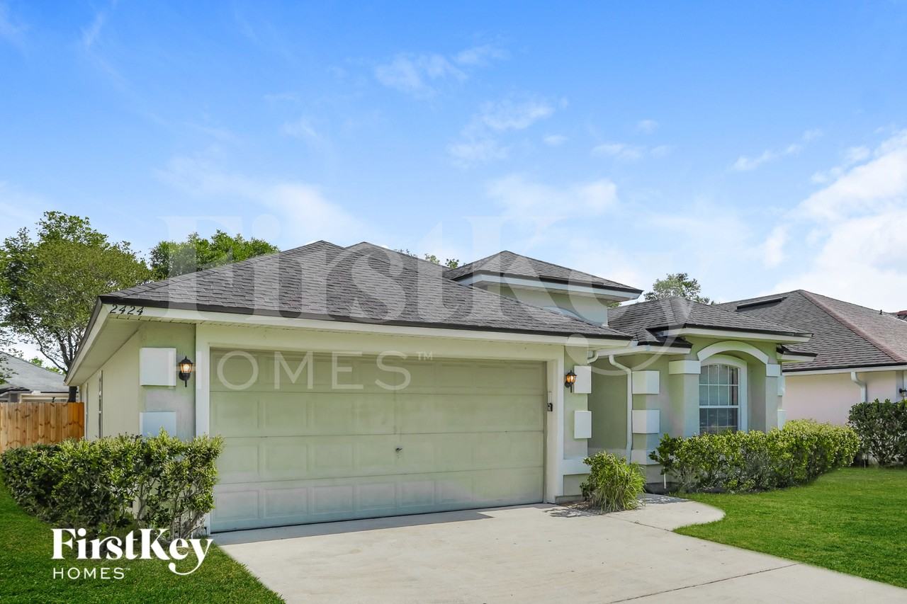 2424 Willowbend Dr - Photo 3 of 15