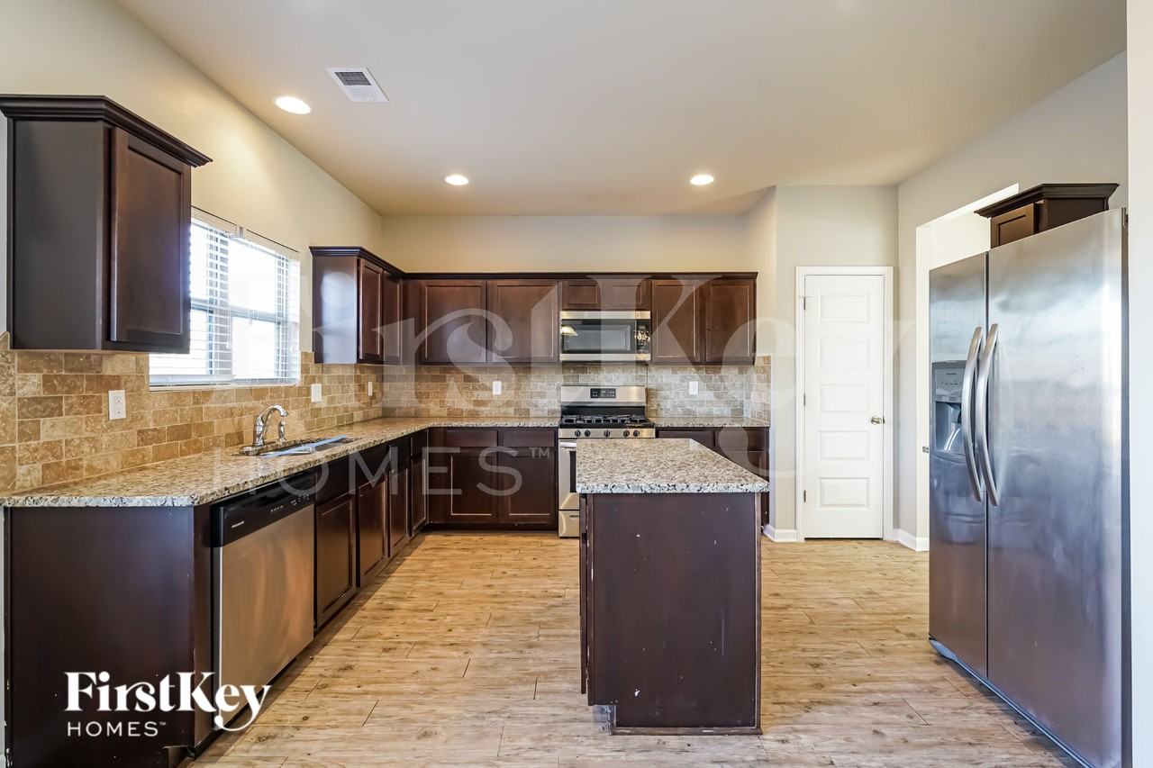 1513 Culpepper Ln - Photo 7 of 19