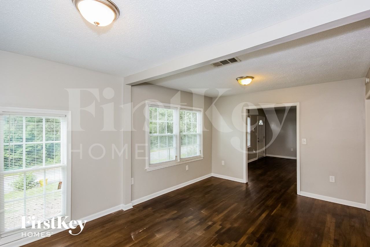 1367 Blanche Dr Se - Photo 7 of 18