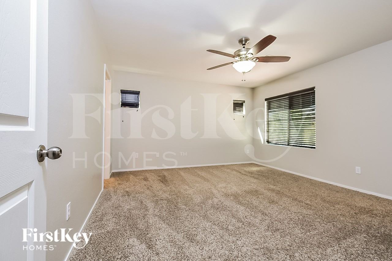 10041 Barengo Ave - Photo 7 of 15