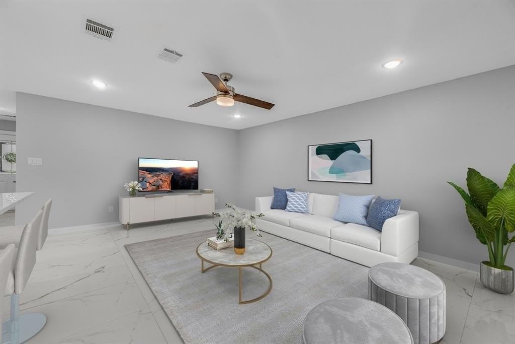 313 Clearwood Dr - Photo 4 of 23