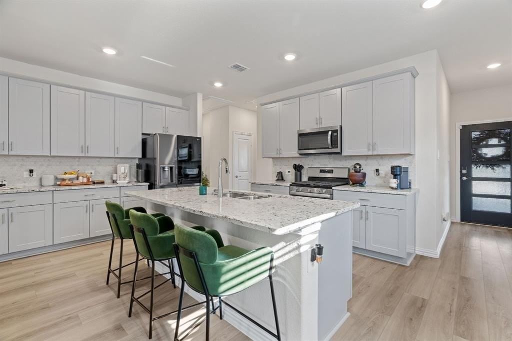 403 Cottagewood Dr - Photo 7 of 31