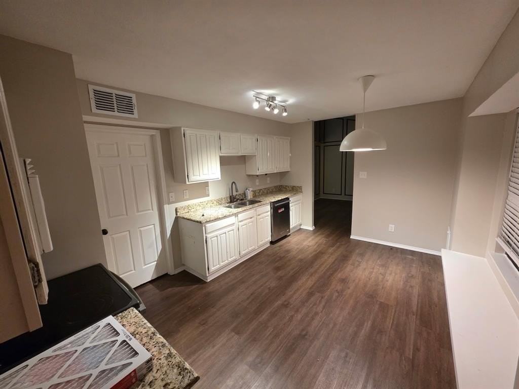 11136 Mccree Rd - Photo 2 of 10