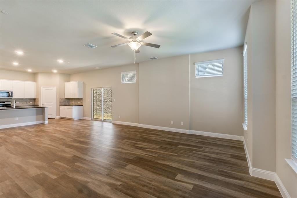 7528 Redondo Dr - Photo 3 of 32