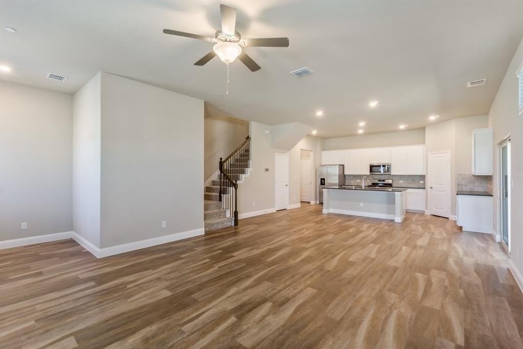 7528 Redondo Dr - Photo 4 of 32