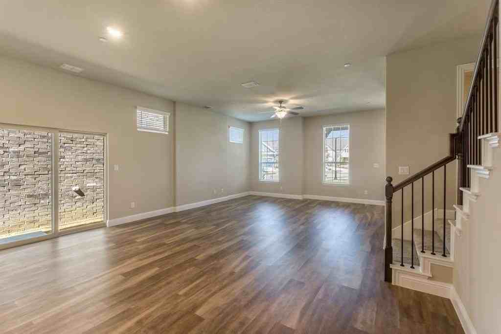 7528 Redondo Dr - Photo 6 of 32