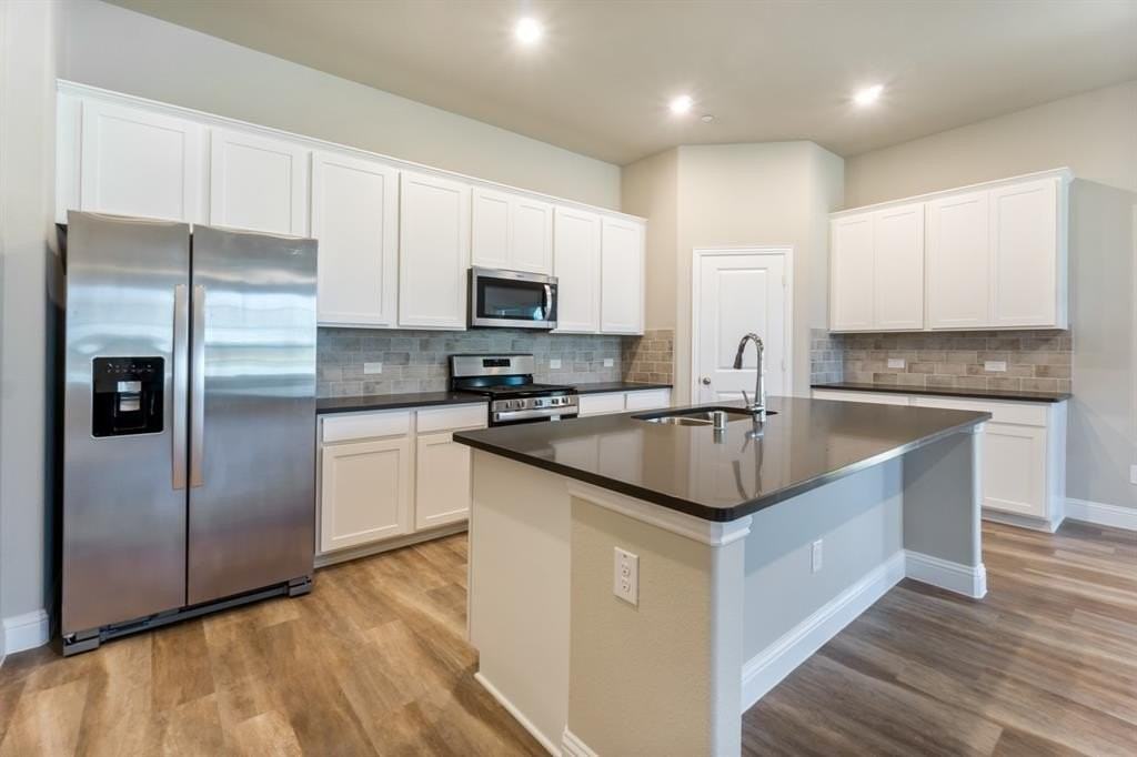 7528 Redondo Dr - Photo 7 of 32