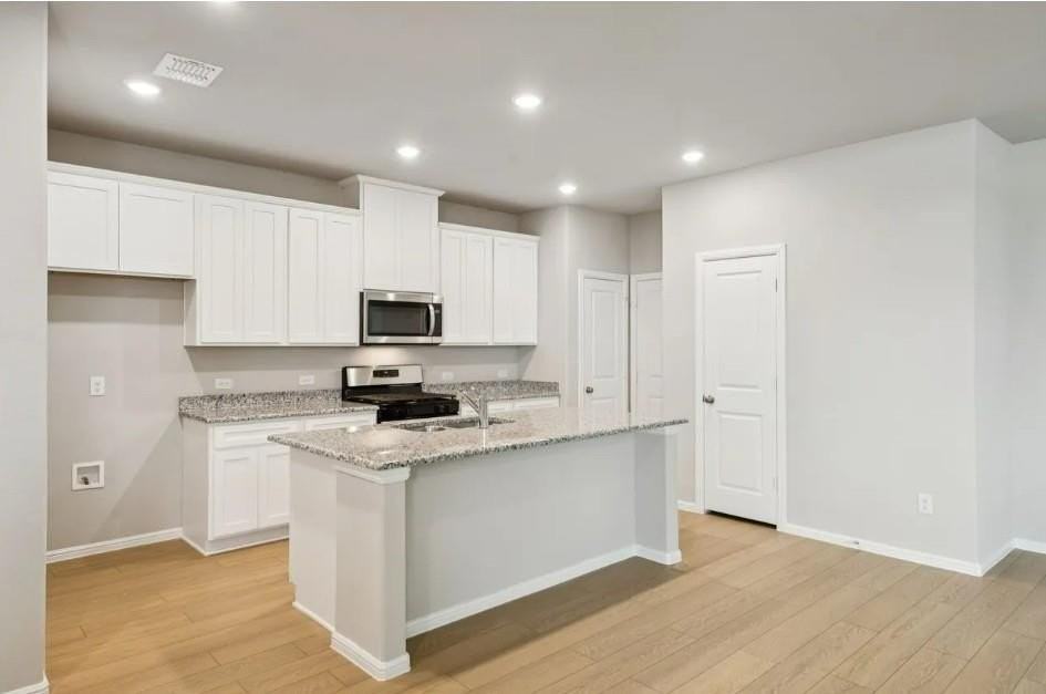 909 Santa Lucia Dr - Photo 6 of 35