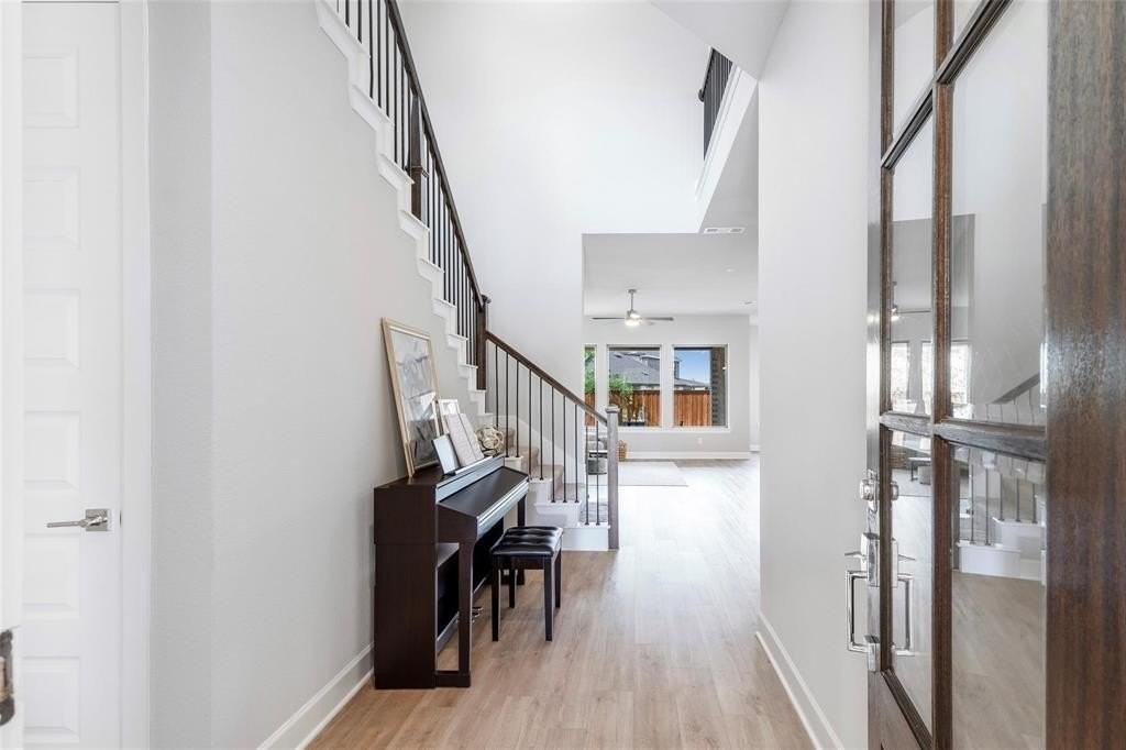 2229 Preston Bend St - Photo 3 of 32