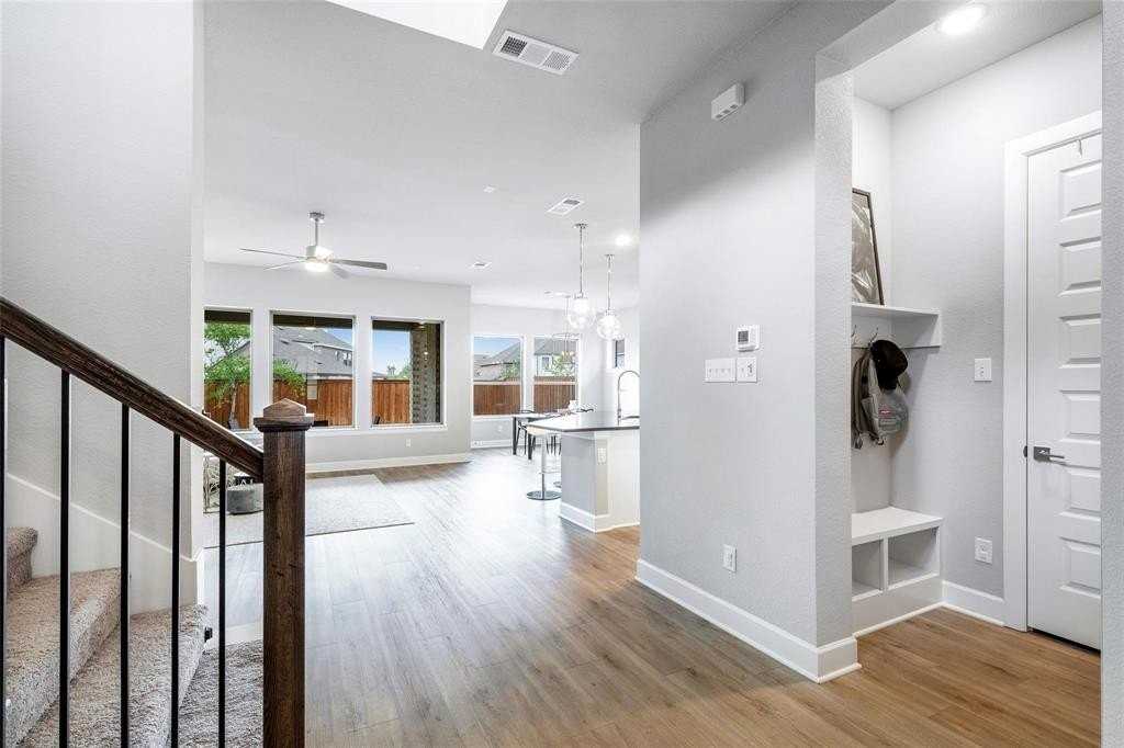 2229 Preston Bend St - Photo 5 of 32