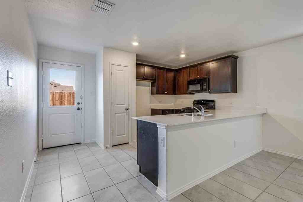 3612 Kinglet Ct - Photo 3 of 15