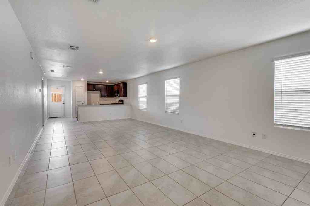 3612 Kinglet Ct - Photo 5 of 15