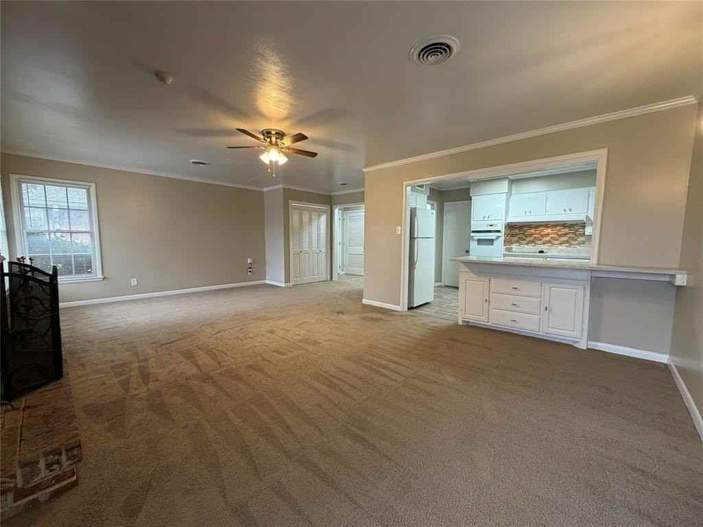 4412 Granbury Rd - Photo 7 of 20