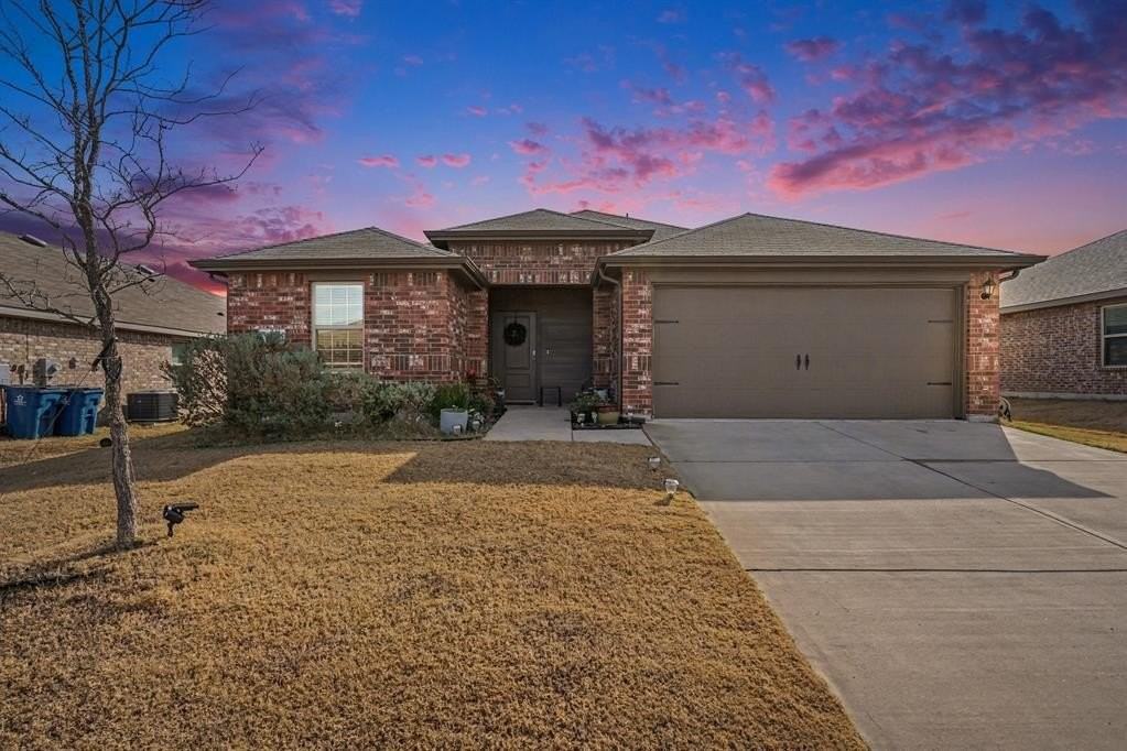 604 Chuck Wagon Dr - Photo 2 of 19