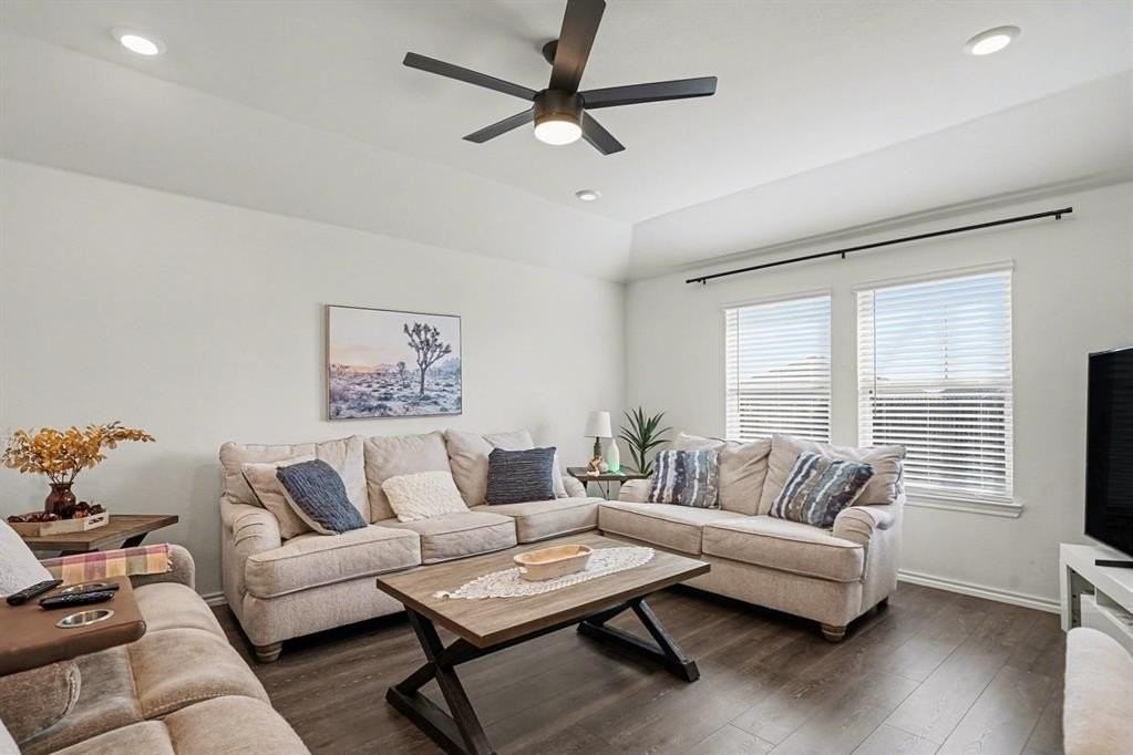 604 Chuck Wagon Dr - Photo 7 of 19