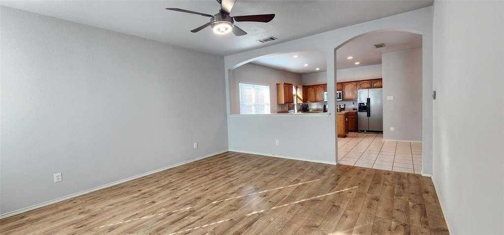 1121 Beaverwood Ln - Photo 2 of 15